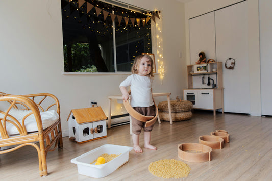 Montessori für lebhafte Kinder: Wie Bewegung das Lernen unterstützt